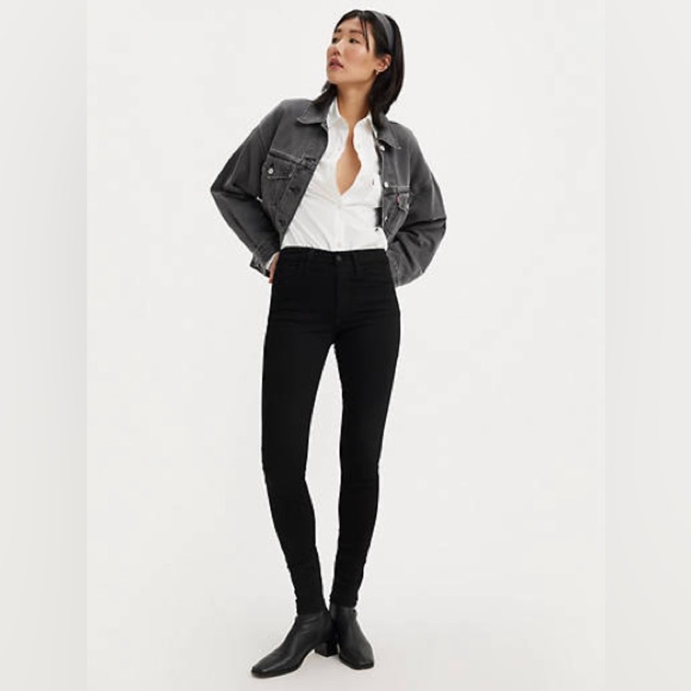 LEVI’S 720 High Rise Super Skinny black jeans